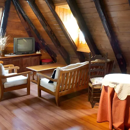 Co De Carles Tatil Evi